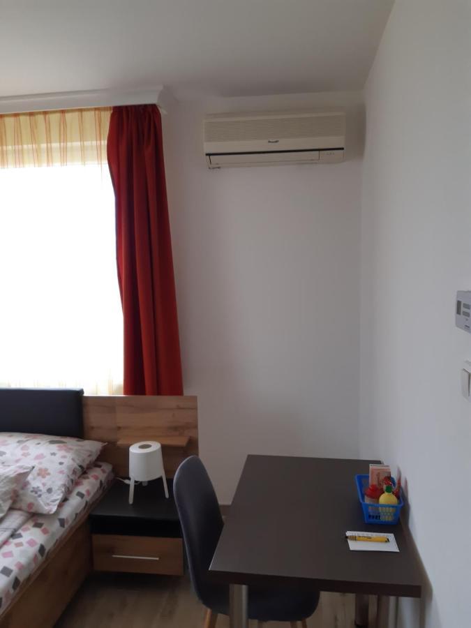 M47 Vendeghaz-Airport Otel Debrecen Dış mekan fotoğraf