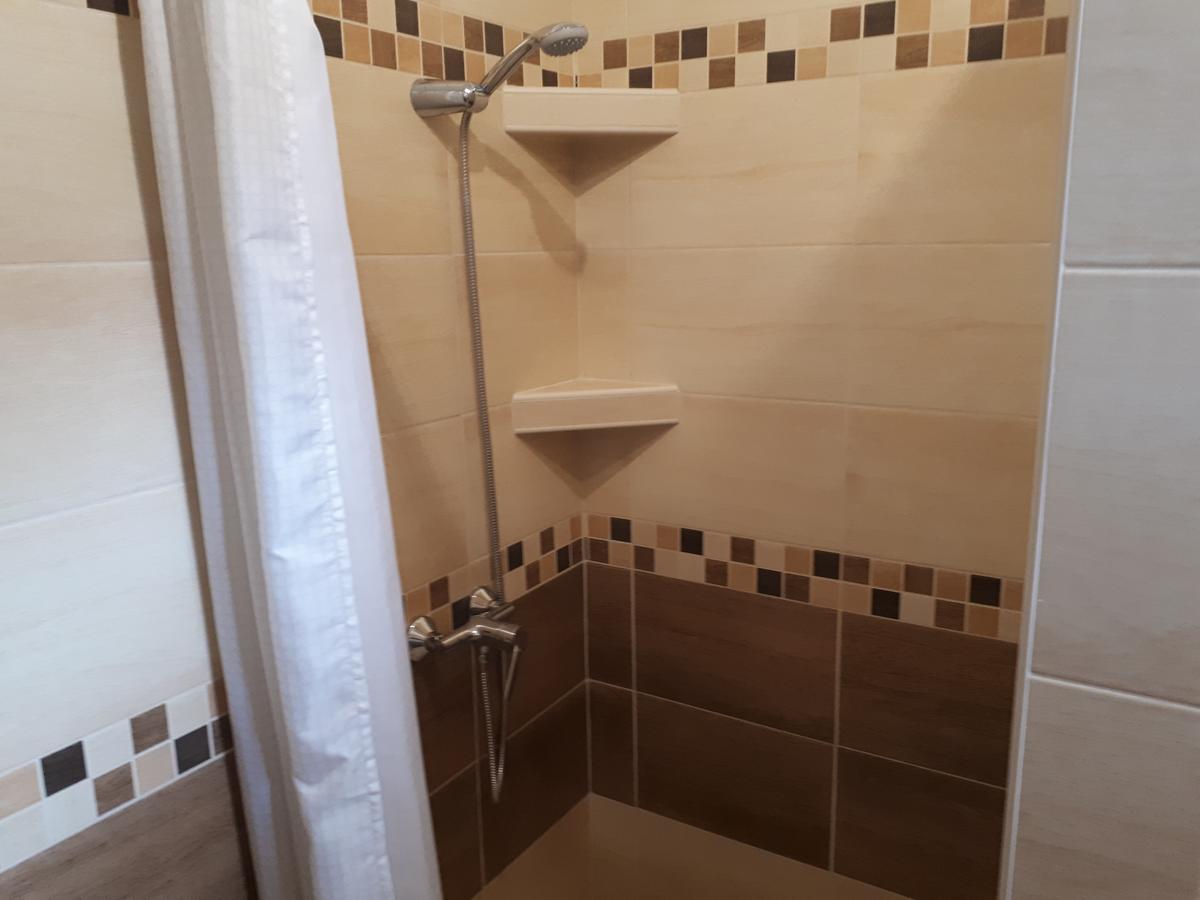 M47 Vendeghaz-Airport Otel Debrecen Dış mekan fotoğraf