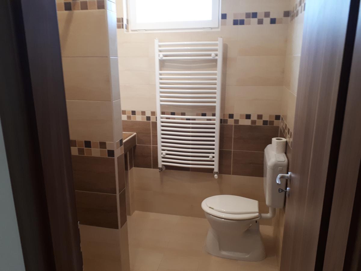 M47 Vendeghaz-Airport Otel Debrecen Dış mekan fotoğraf